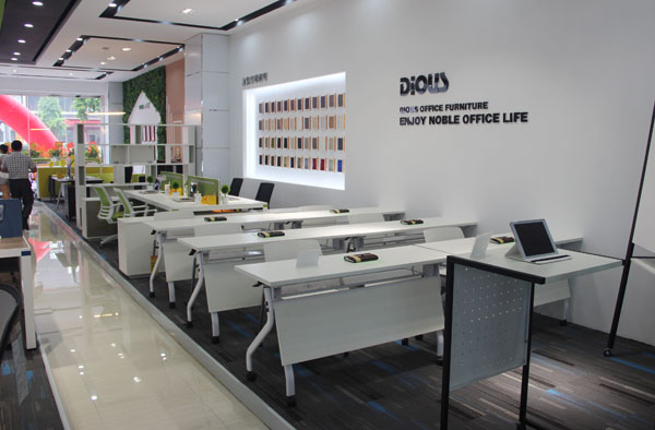 店内培训桌系列一角 店内培训桌系列一角