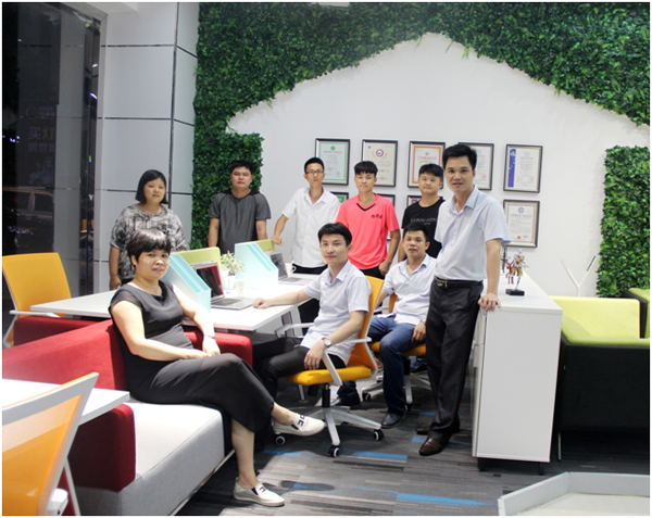 美女污网站杨总与东莞负责人合照 美女污网站杨总与东莞负责人合照