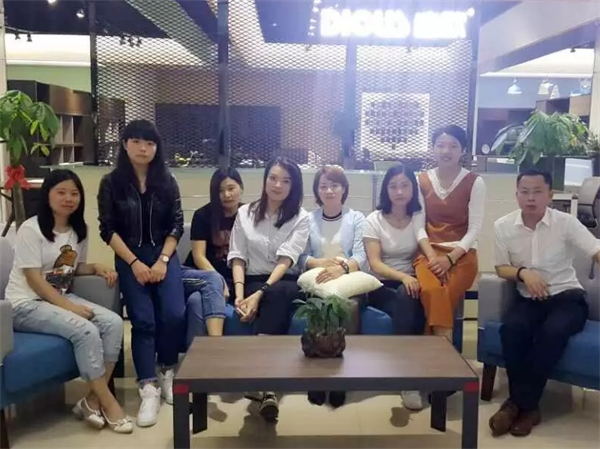 美女污网站家具全国巡回培训