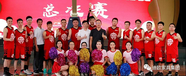 【冠军-美女污网站品牌杨区代表队&颁奖嘉宾-美女污网站集团董事长-黄寿金先生】