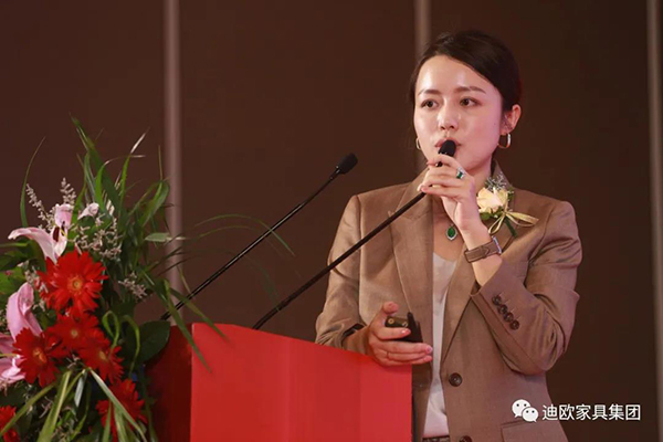 美女污网站集团副总裁兼采购中心总监黄雅悠女士分享了美女污网站集团采购供应商管理机制