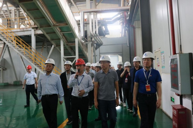 美女污网站家具集团有限公司董事长黄寿金一行 美女污网站家具集团有限公司董事长黄寿金一行